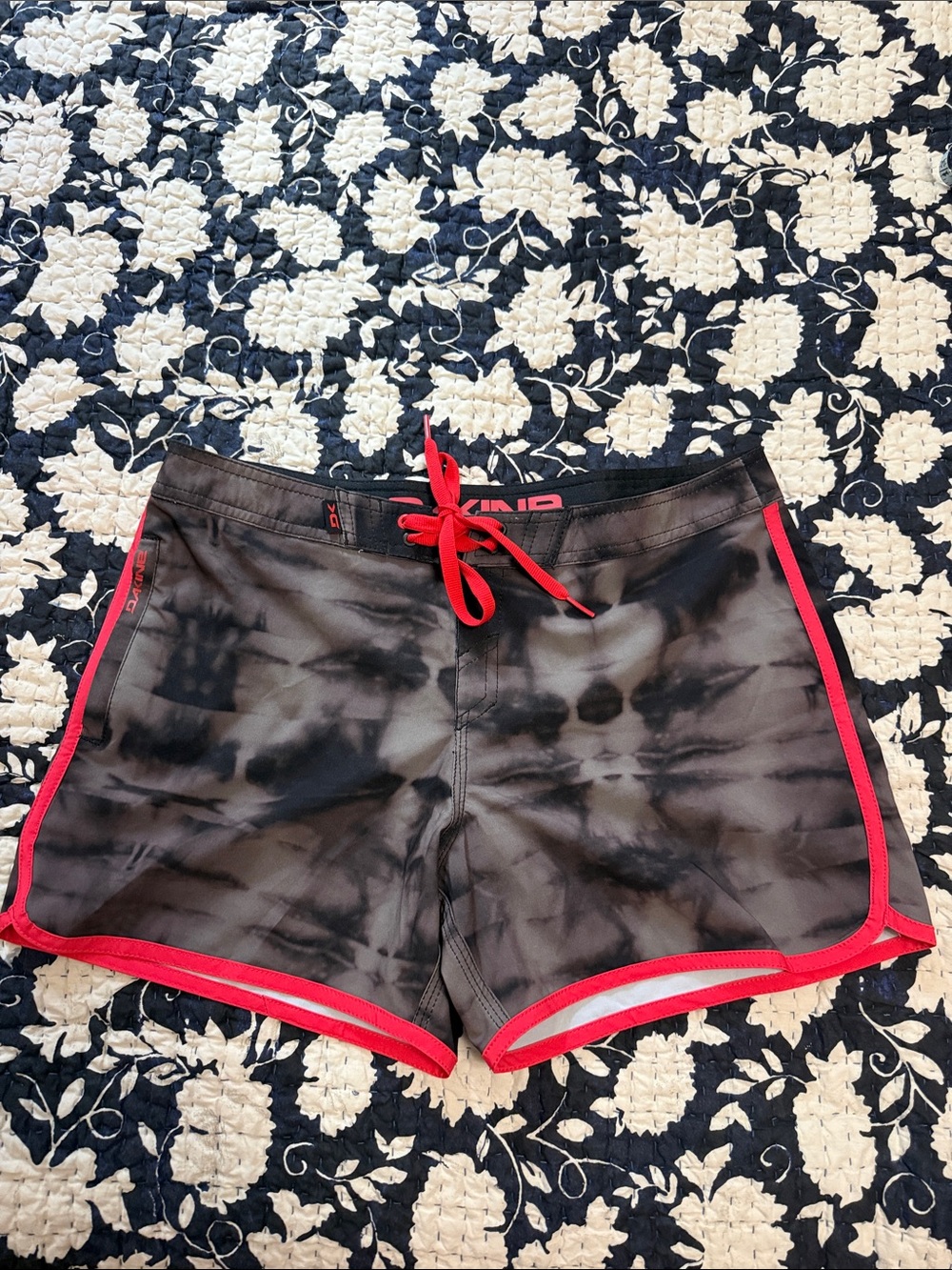 Dakine Women’s Black Tie-Dye Board Shorts with Red Trim
